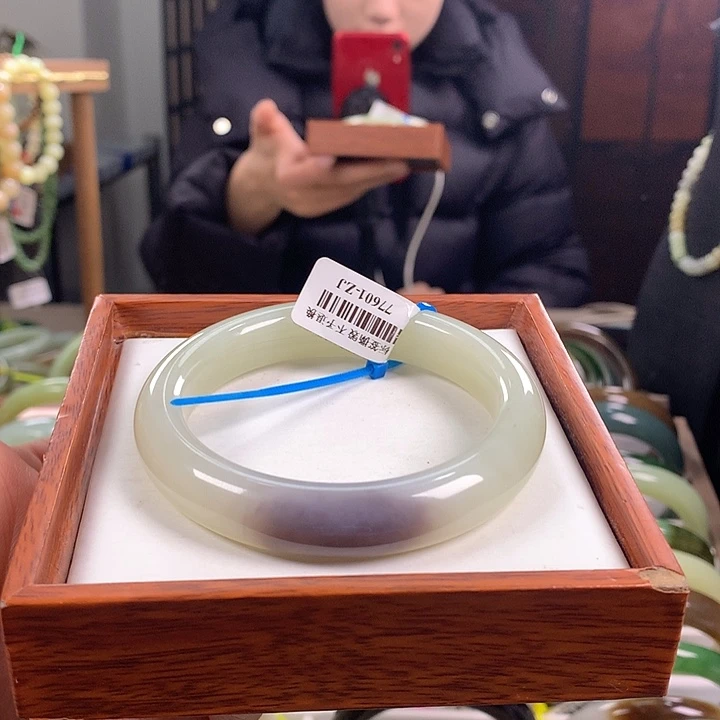 和田玉手镯未镶嵌56/57