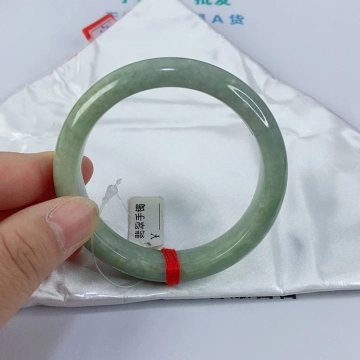翡翠手镯未镶嵌天然翡翠手镯
