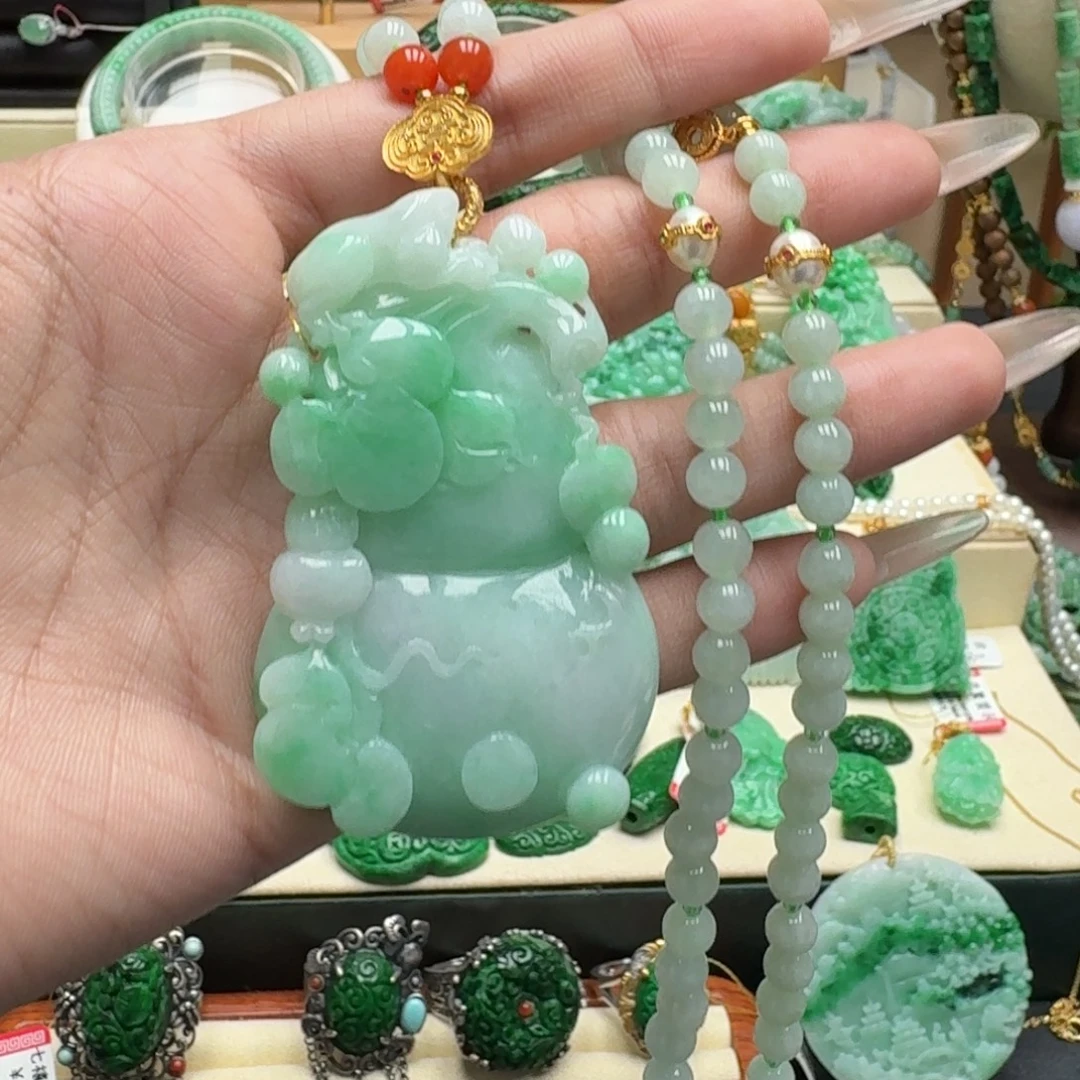 翡翠未镶嵌颈饰翡翠吊坠