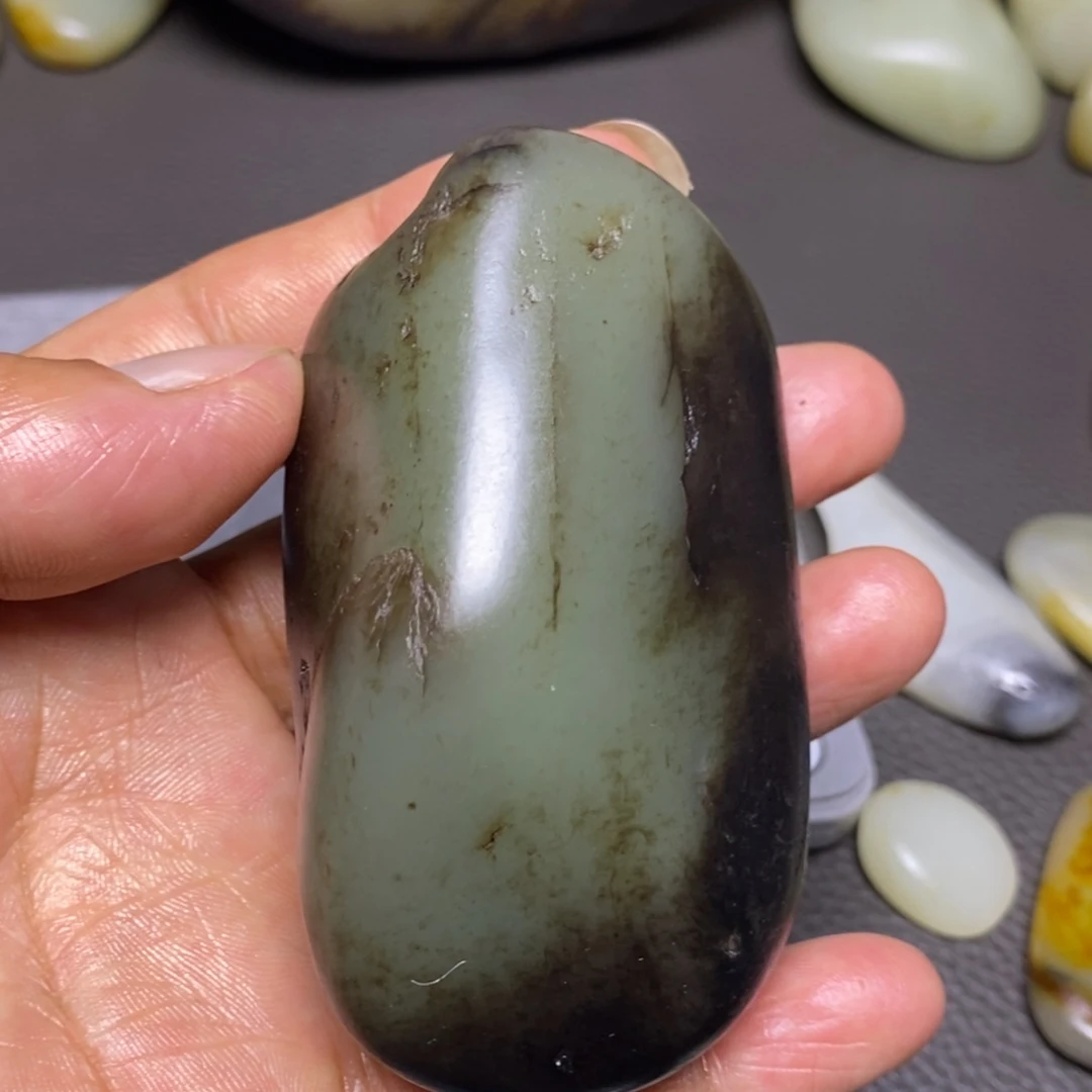 庞***威和田玉未镶嵌挂件