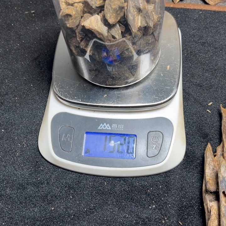 鑫***宝木海南天然树丁152克