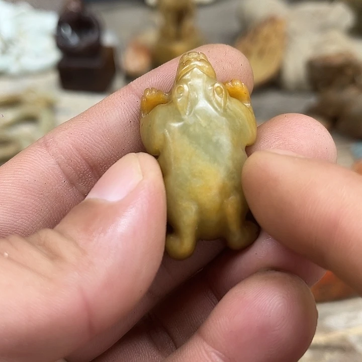 和田玉（糖玉）未镶嵌挂件