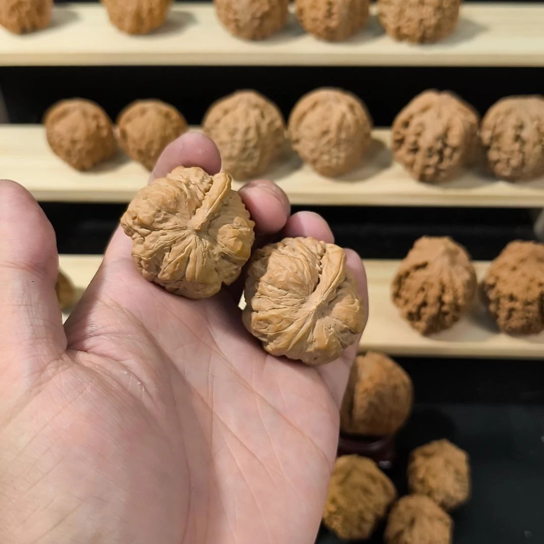 鼻***咸文玩核桃吊坠一帆风顺有黄