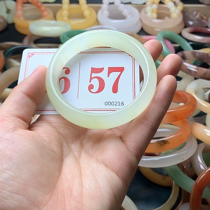 石英质玉（黄龙玉）未镶嵌手镯