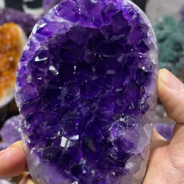 紫晶未镶嵌大型摆件（非配饰）