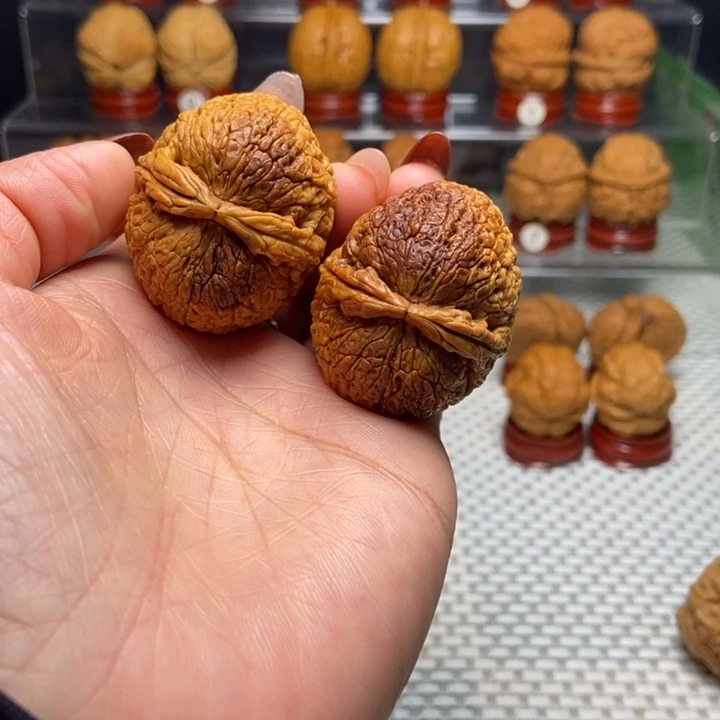 阳***山文玩核桃把件1铁将军