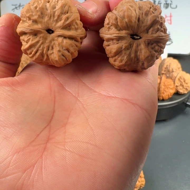 小***仔吊坠文玩核桃蛤蟆的眼睛是真的好看啊我