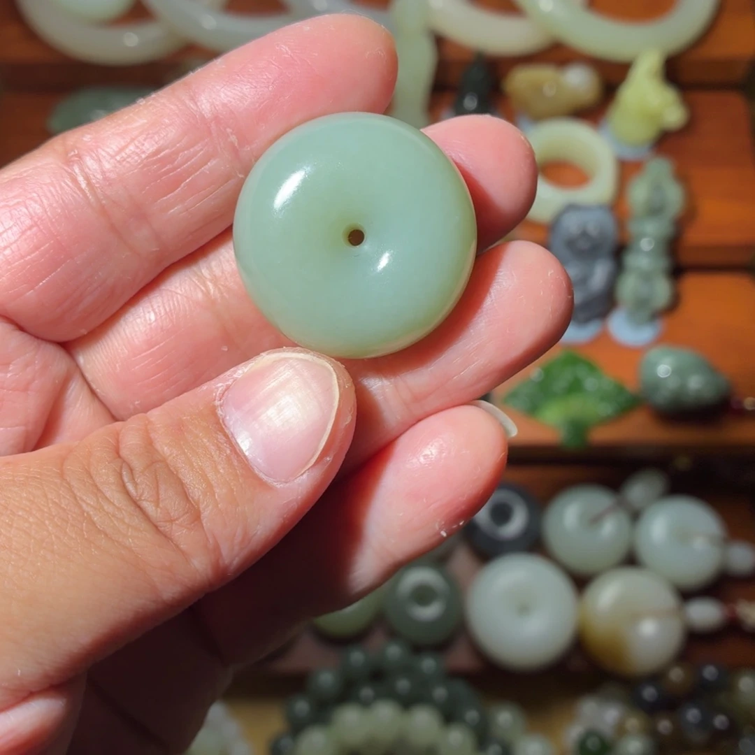 和田玉未镶嵌吊坠(不含链)