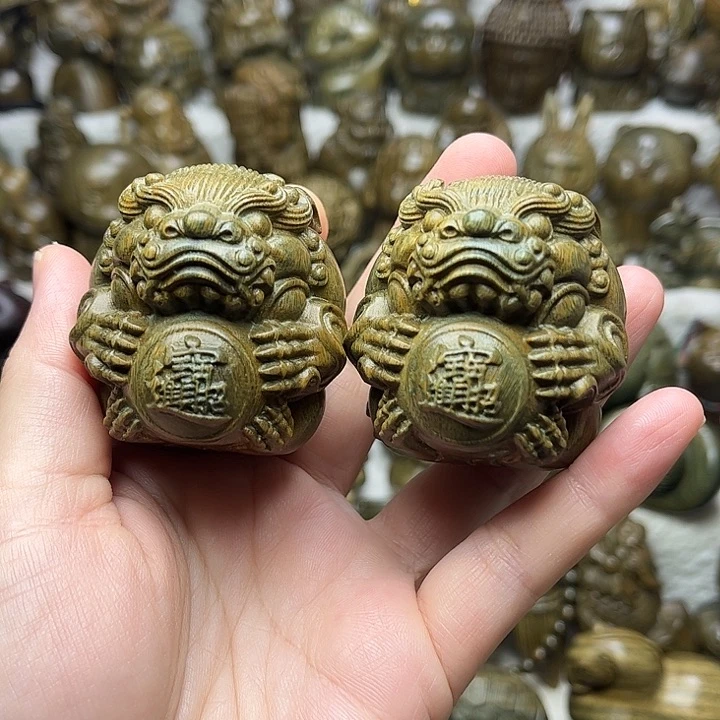 维腊木（绿檀）徐*泽貔貅抱球