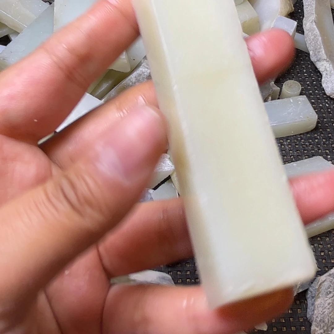 和田玉未镶嵌项链