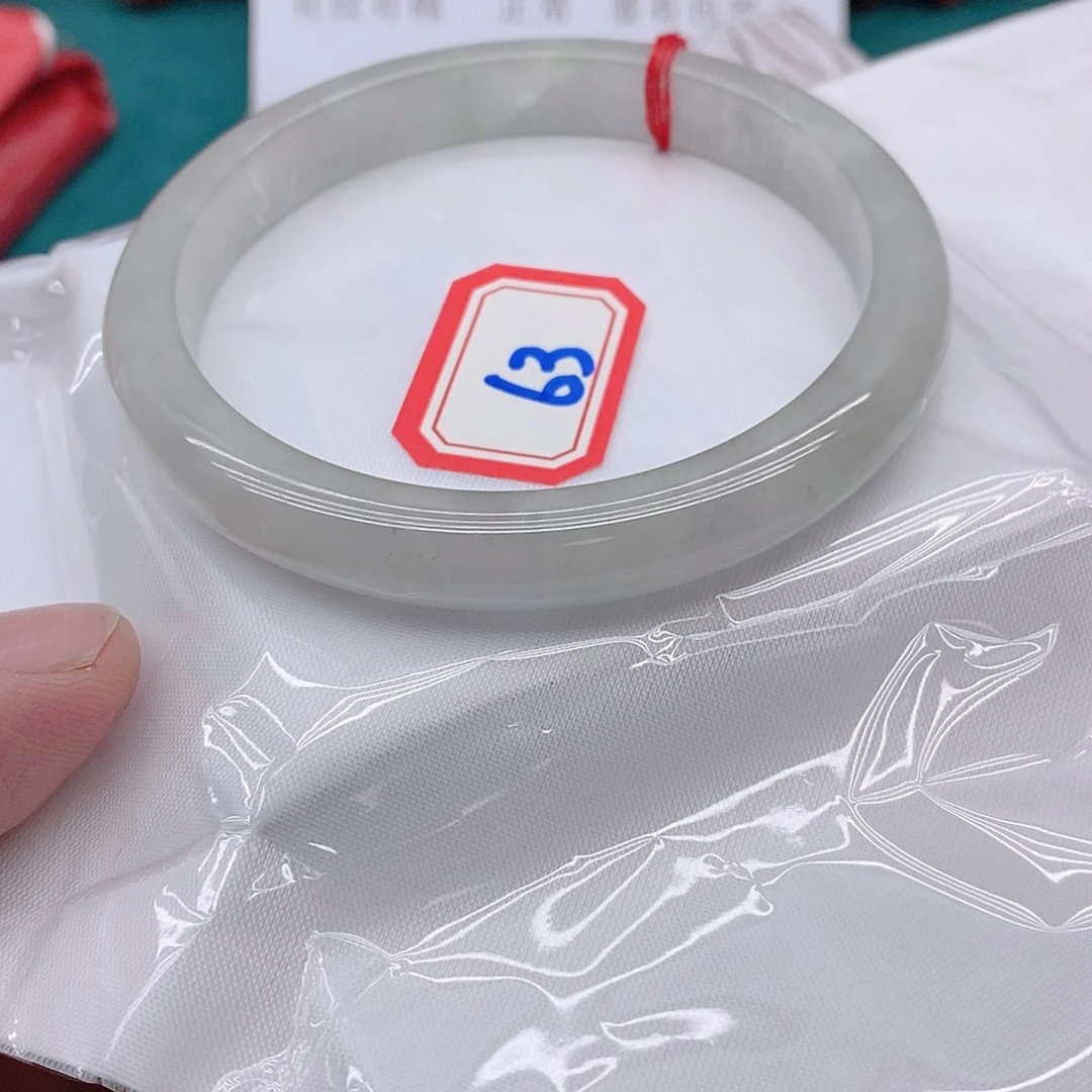 翡翠手镯未镶嵌不****?6333333333