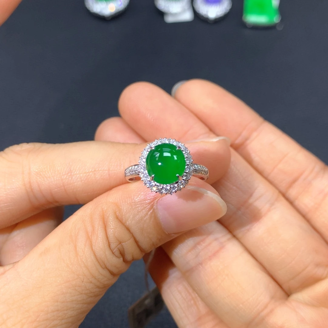 翡翠戒指18K金镶嵌翡翠