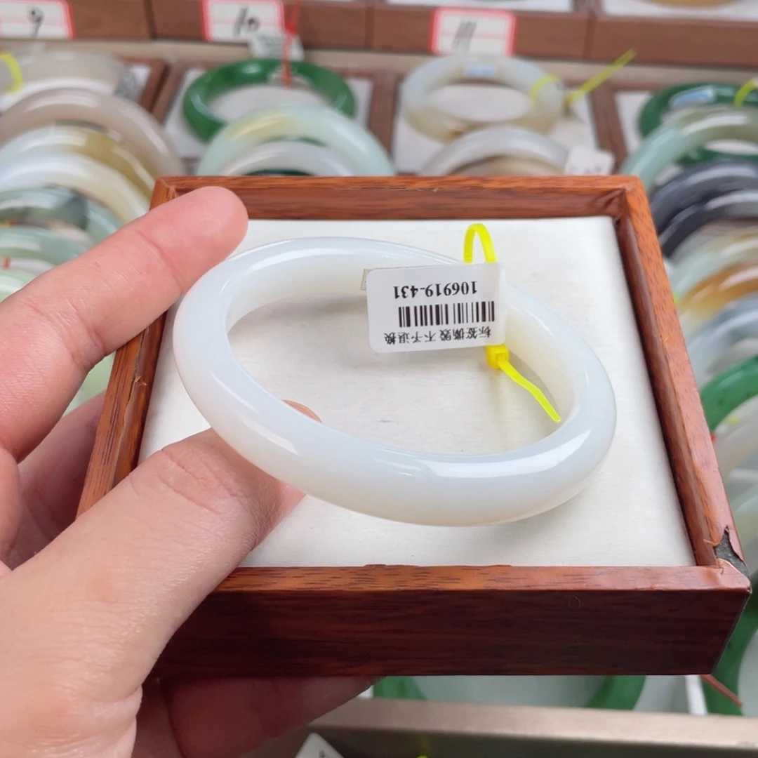 【闪购商品】和田玉手镯（贵妃镯）未镶嵌.58.83