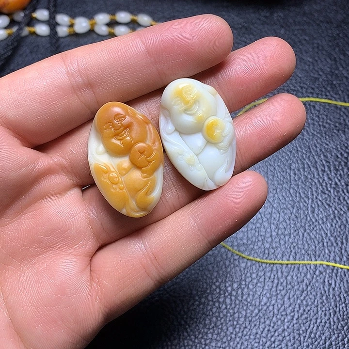 呆***我和田玉未镶嵌颈饰