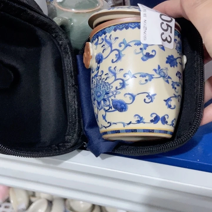 坚****）茶具微瑕，介意勿拍