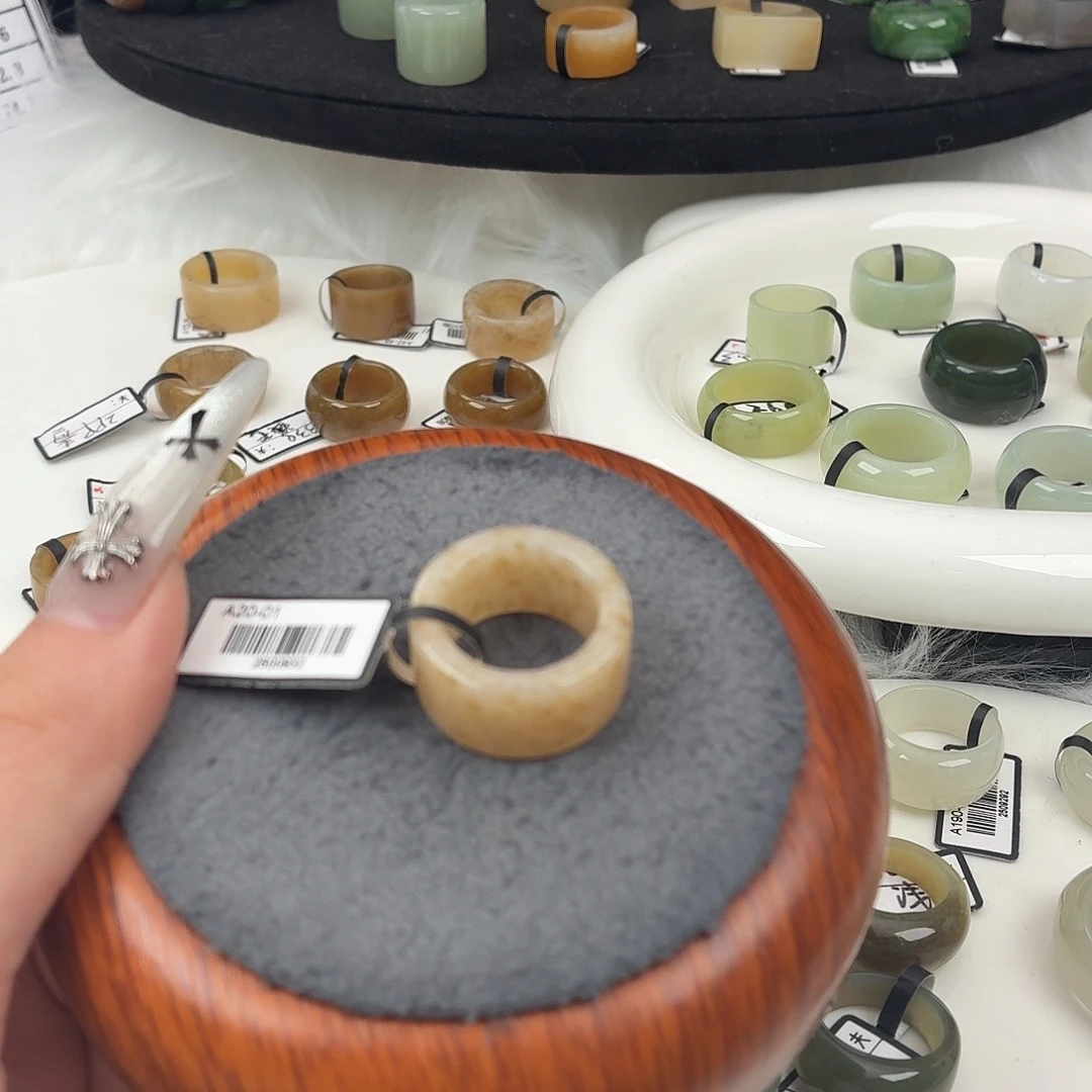 和田玉未镶嵌戒指桂花糖直切16.7