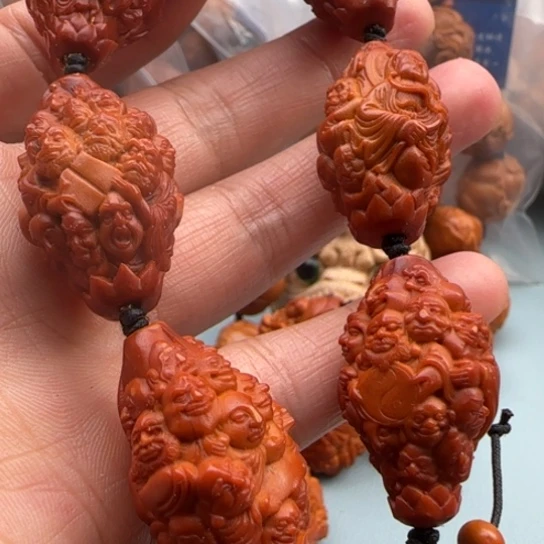 橄榄核手串雕刻工艺