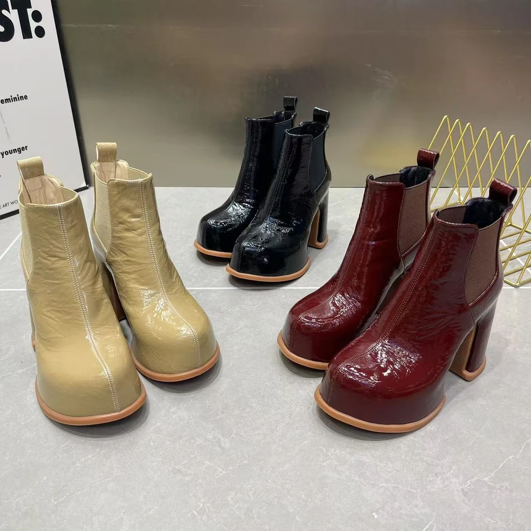 欧洲站漆皮粗跟女鞋2025秋新款11cm超高跟显脚小防水台魔术贴单鞋