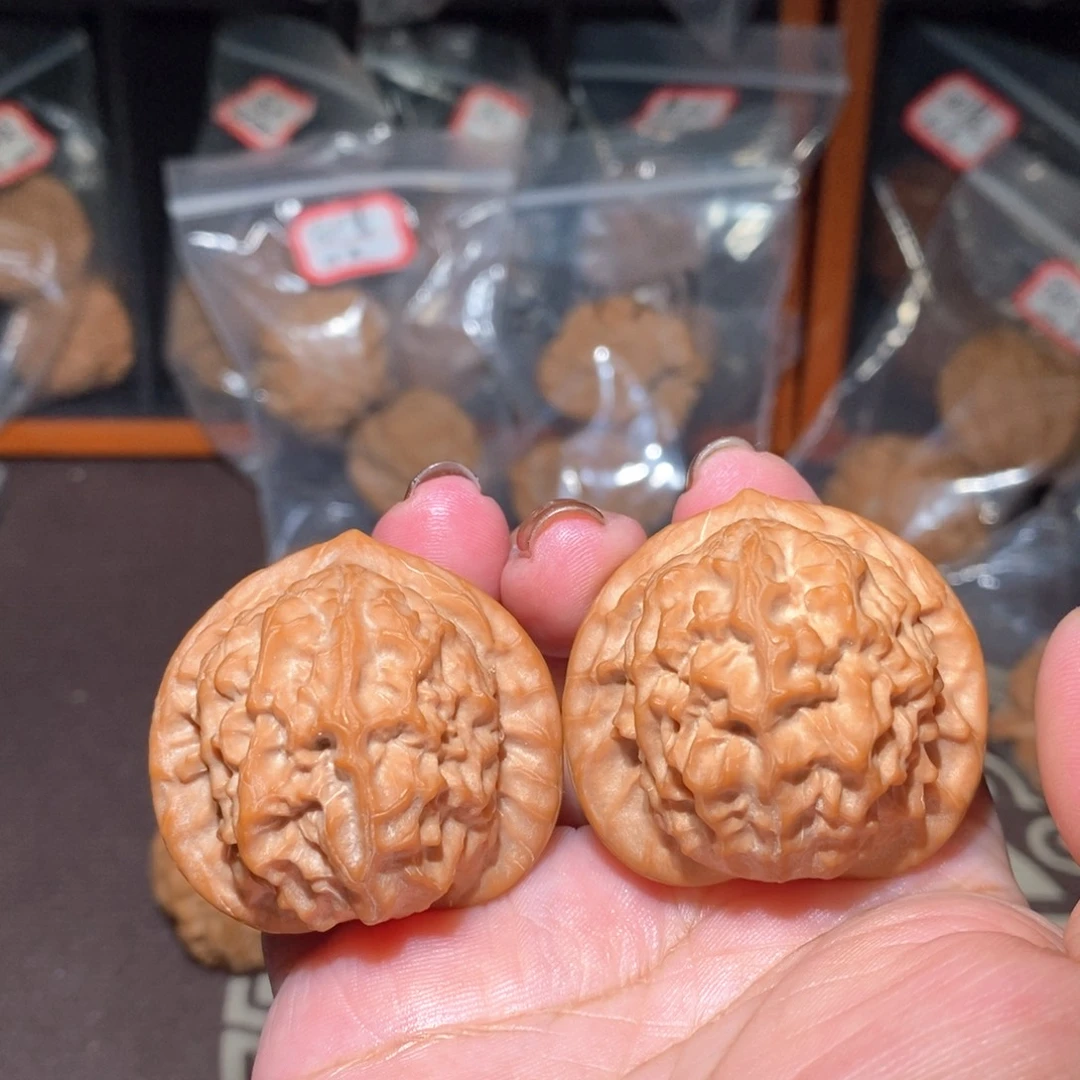 厚***人文玩核桃把件瓷娃娃