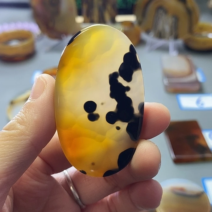 玛瑙/玉髓未镶嵌珠宝半成品55