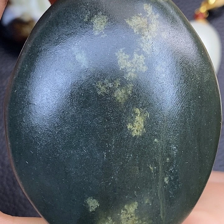 和田玉未镶嵌珠宝半成品