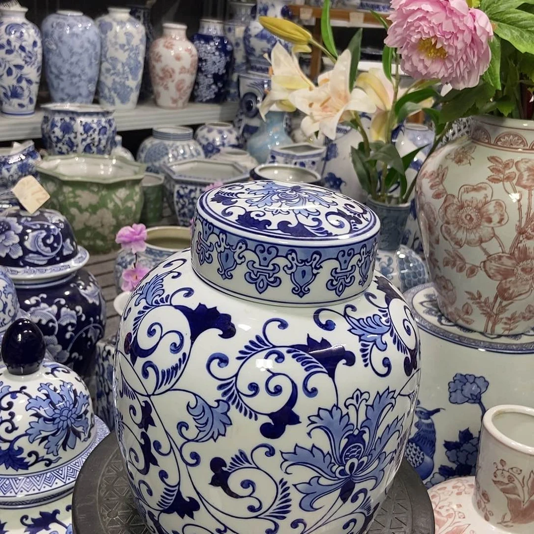 摆件花瓶手绘釉下彩