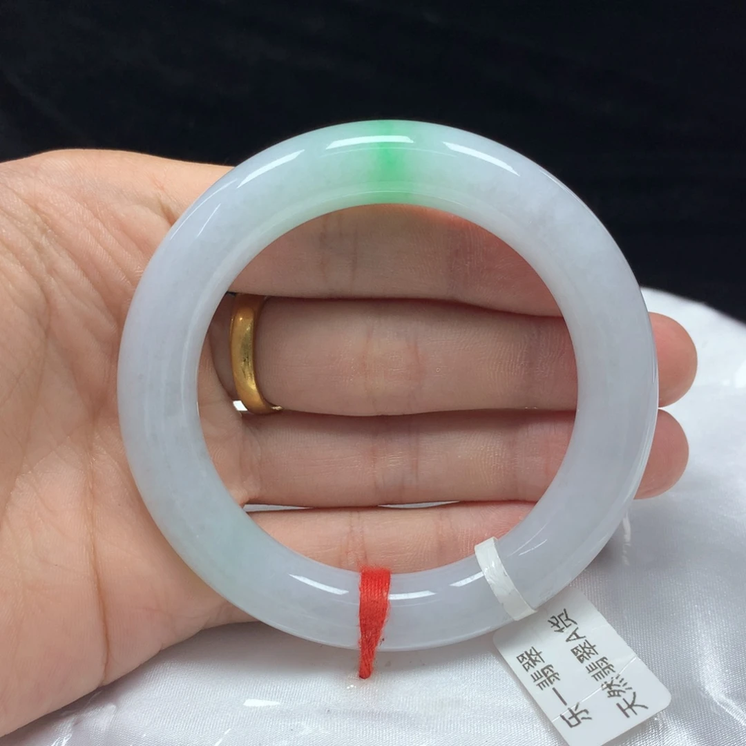 翡翠手镯（圆镯）未镶嵌53.1