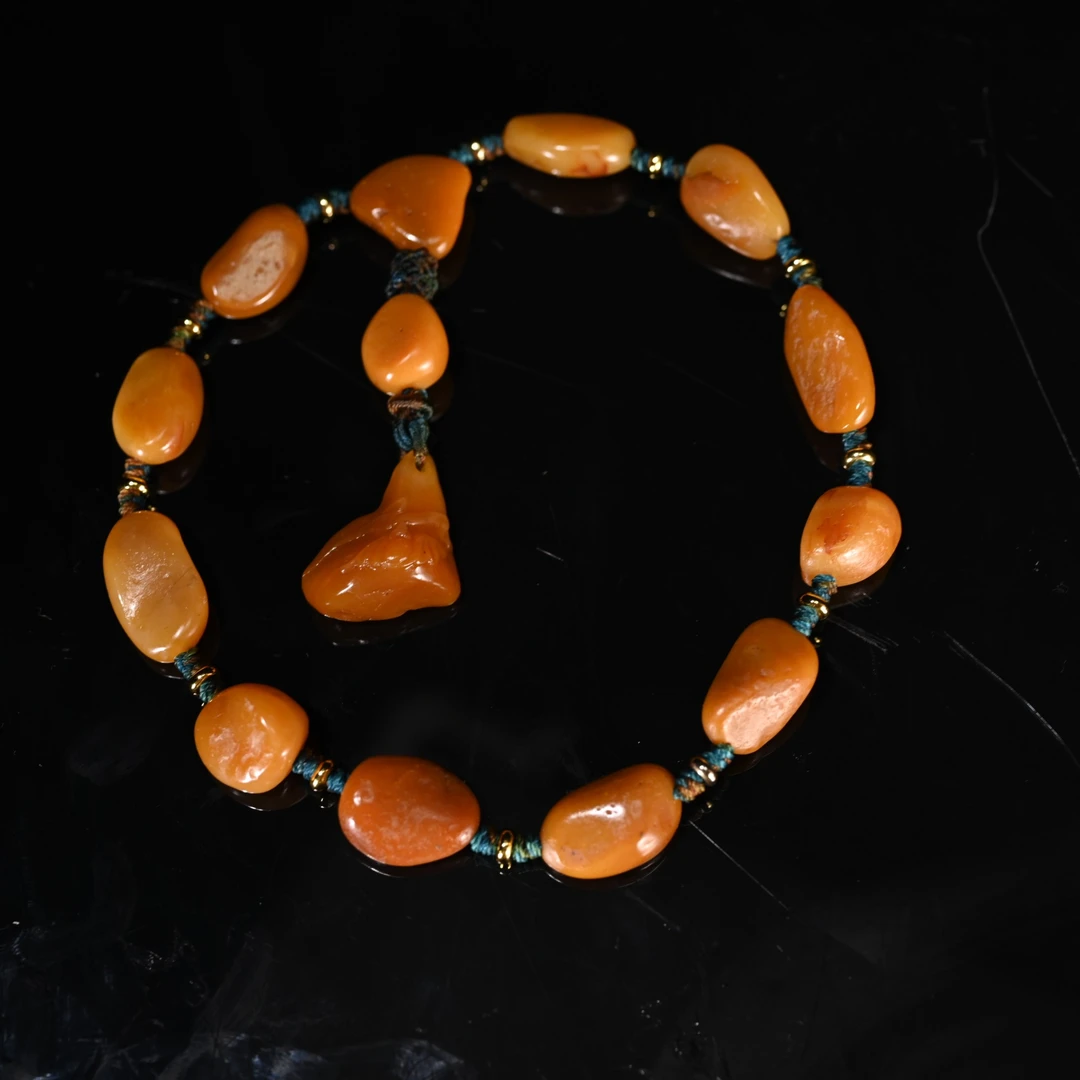 Lot8827 25YU104678田黄原石手链/匡时