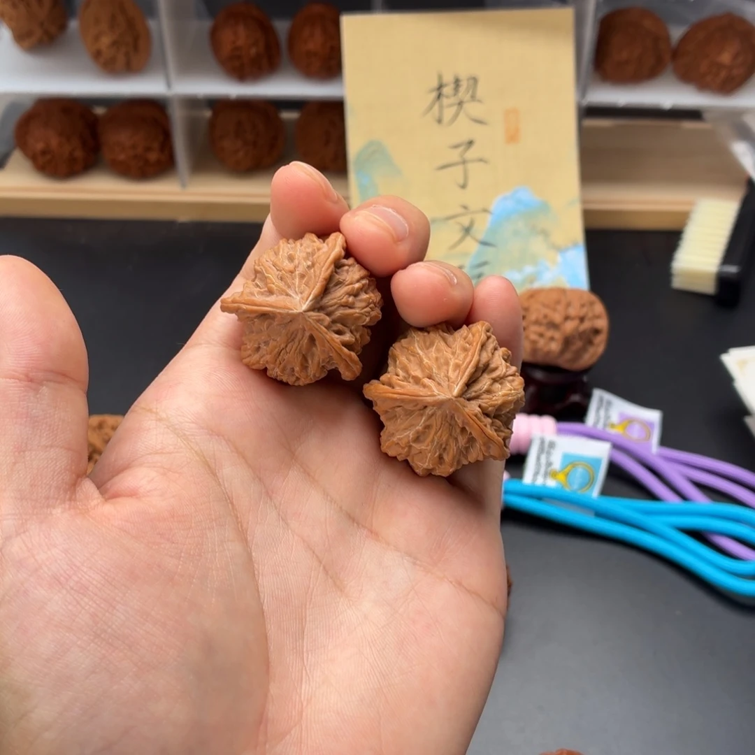 文玩核桃把件盘山三棱全品无修转圈34