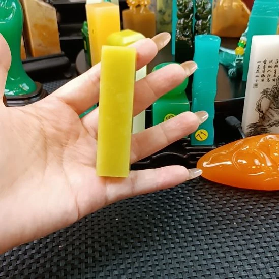 寿山石印石艾叶绿