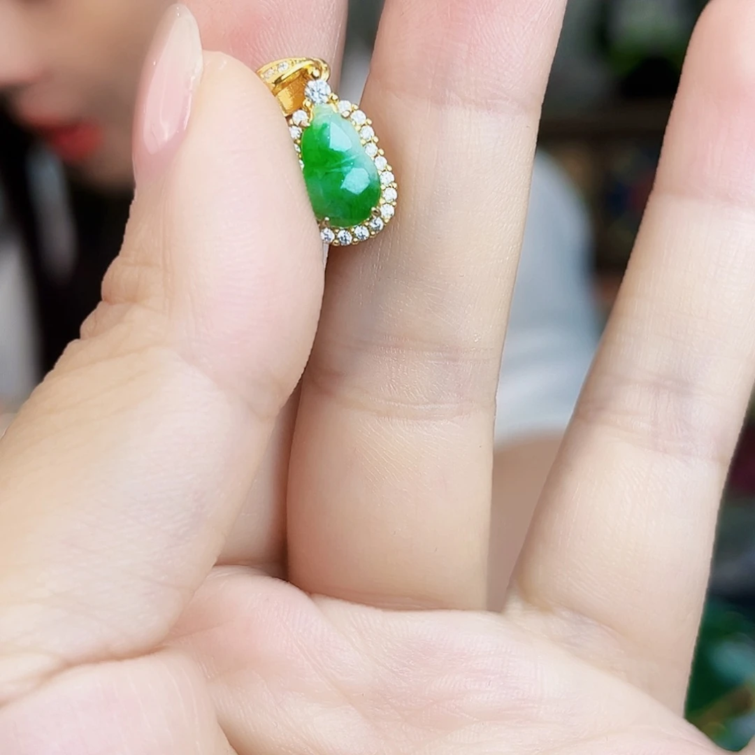 翡翠银S925镶嵌颈饰多样性