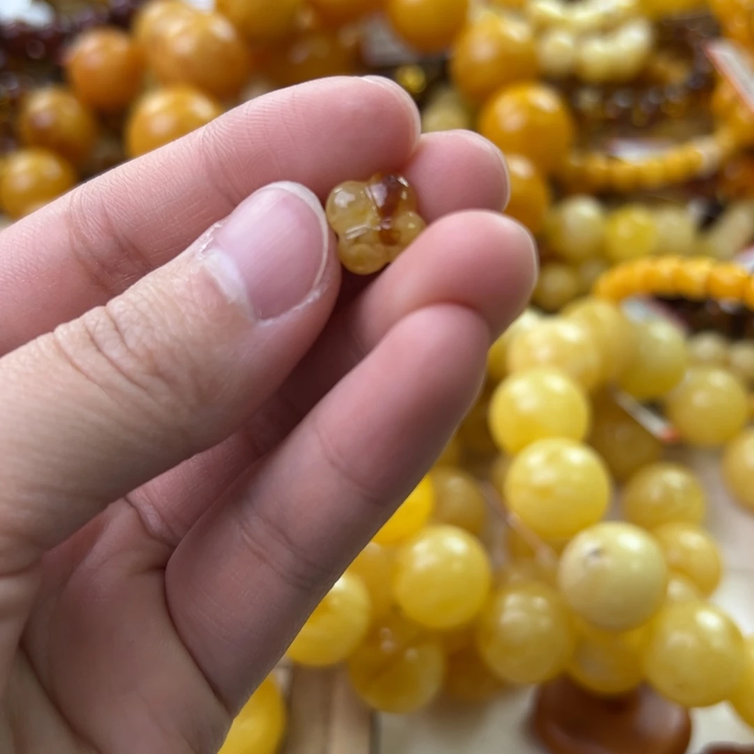 琥珀珠宝奇石未镶嵌