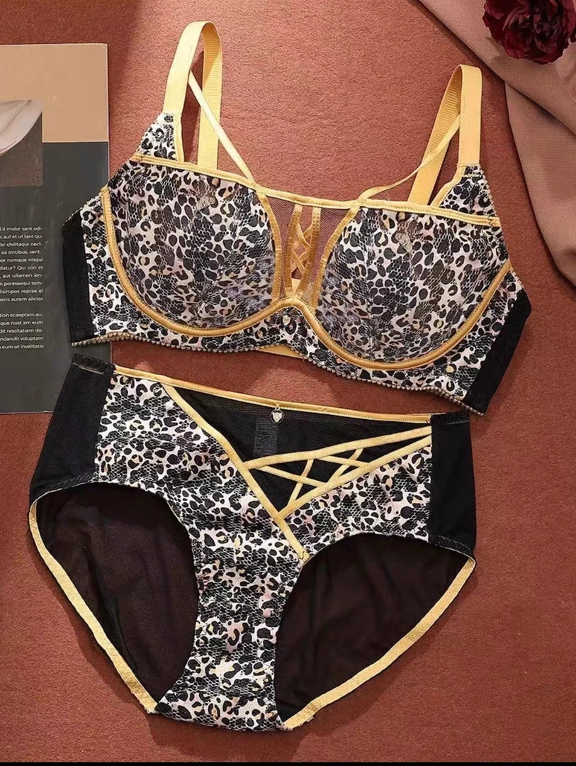 3年轻泰豹纹薄中厚内衣