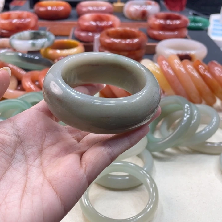 平***乐石英质玉钛钢珠宝奇石