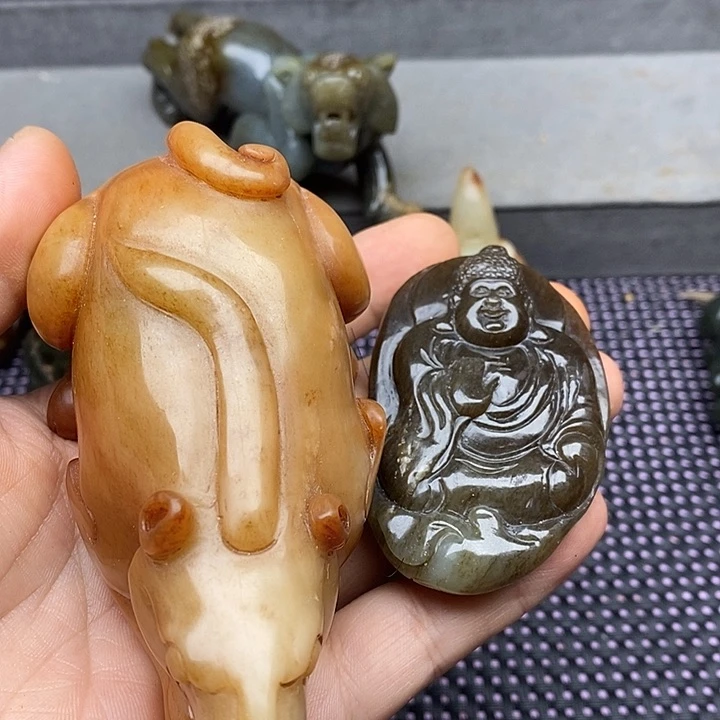 未镶嵌蛇纹石玉颈饰表***城