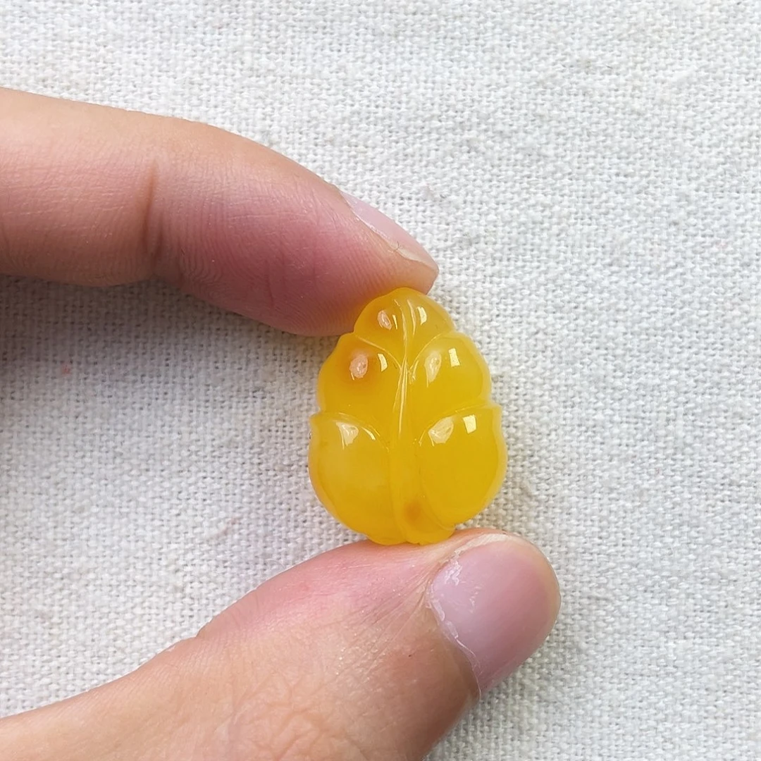 琥珀未镶嵌珠宝奇石叶子