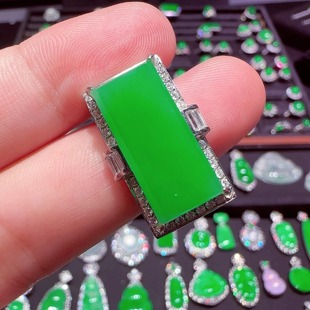 翡翠18K金镶嵌戒指戒指