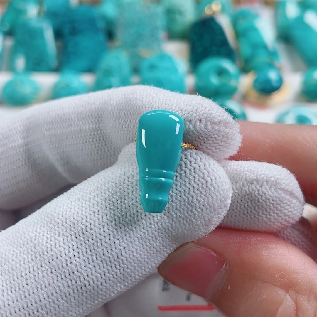 绿松石未镶嵌颈饰A*m