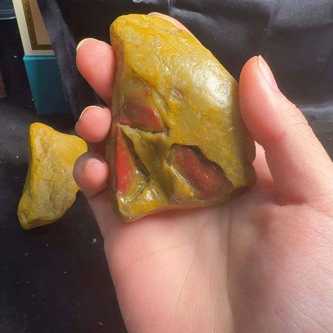 昌化石昌化田黄鸡血