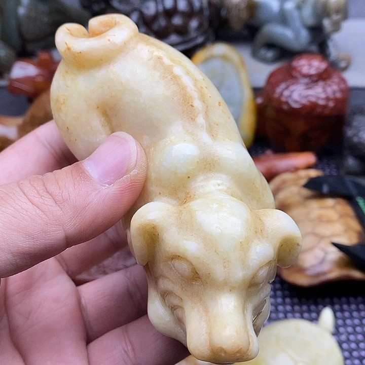 未镶嵌蛇纹石玉颈饰
