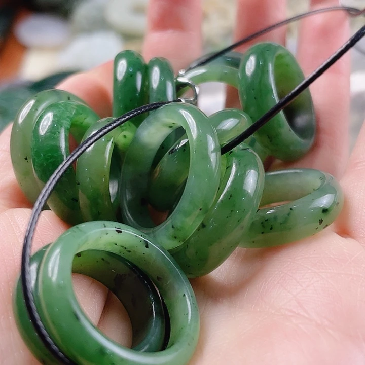 未镶嵌和田玉挂件