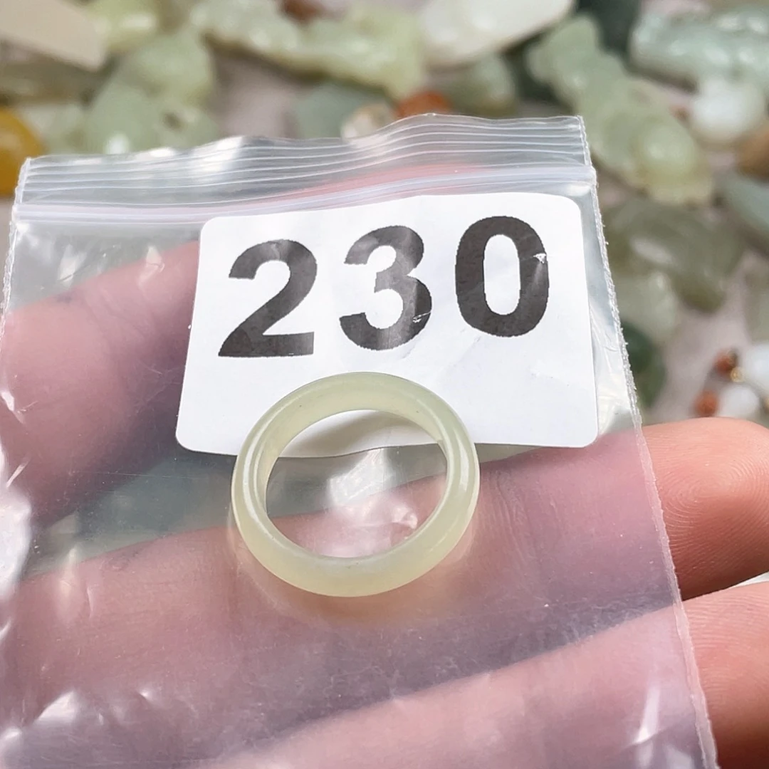 和田玉（糖玉）颈饰未镶嵌