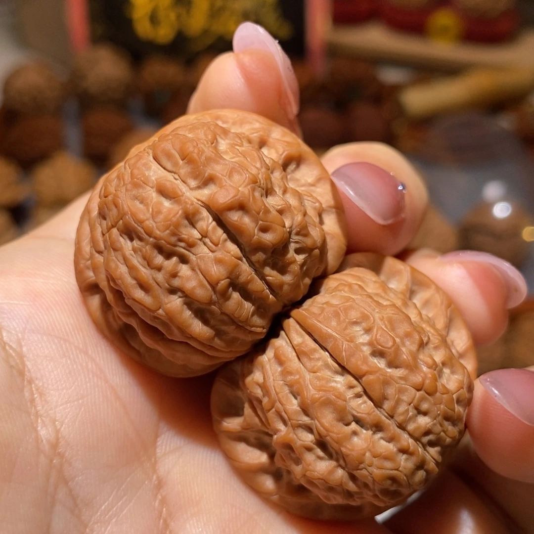 文玩核桃把件36尺全品树头血麒麟