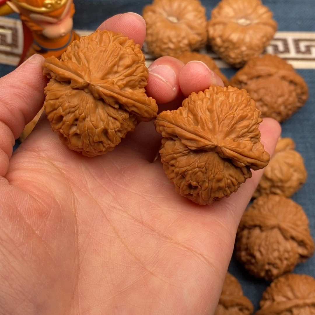 文玩核桃把件无*39全品三角白