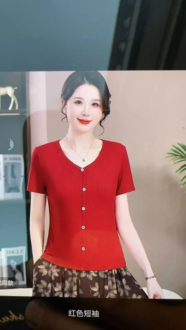 常规短袖V领简约拼接T恤显瘦洋气常规款休闲风时髦小姨风夏季