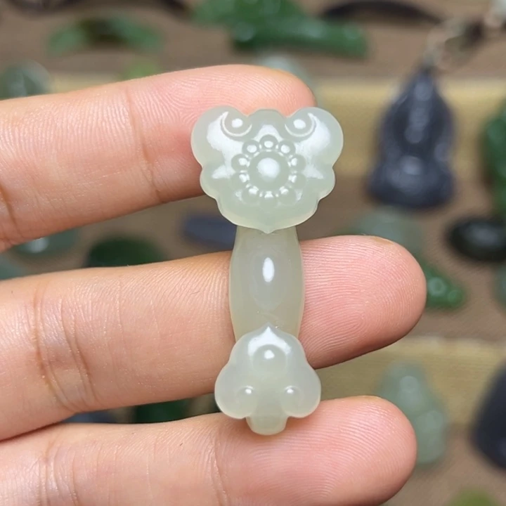 颈饰未镶嵌和田玉