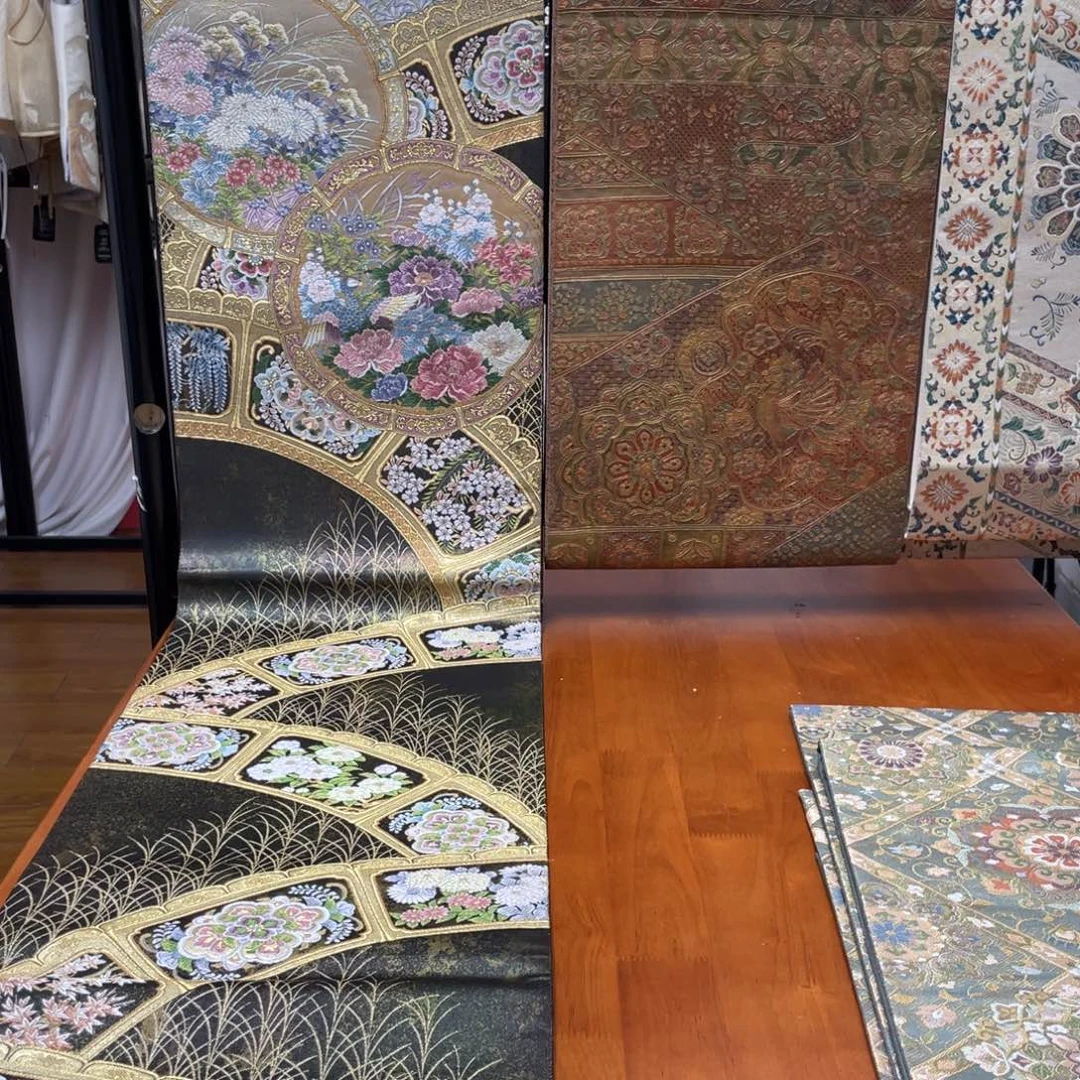 织绣镜裹纹花鸟宝相