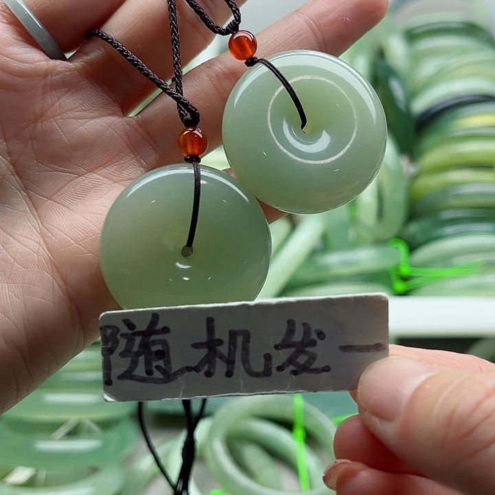 岫玉未镶嵌蛇纹石玉天然岫玉