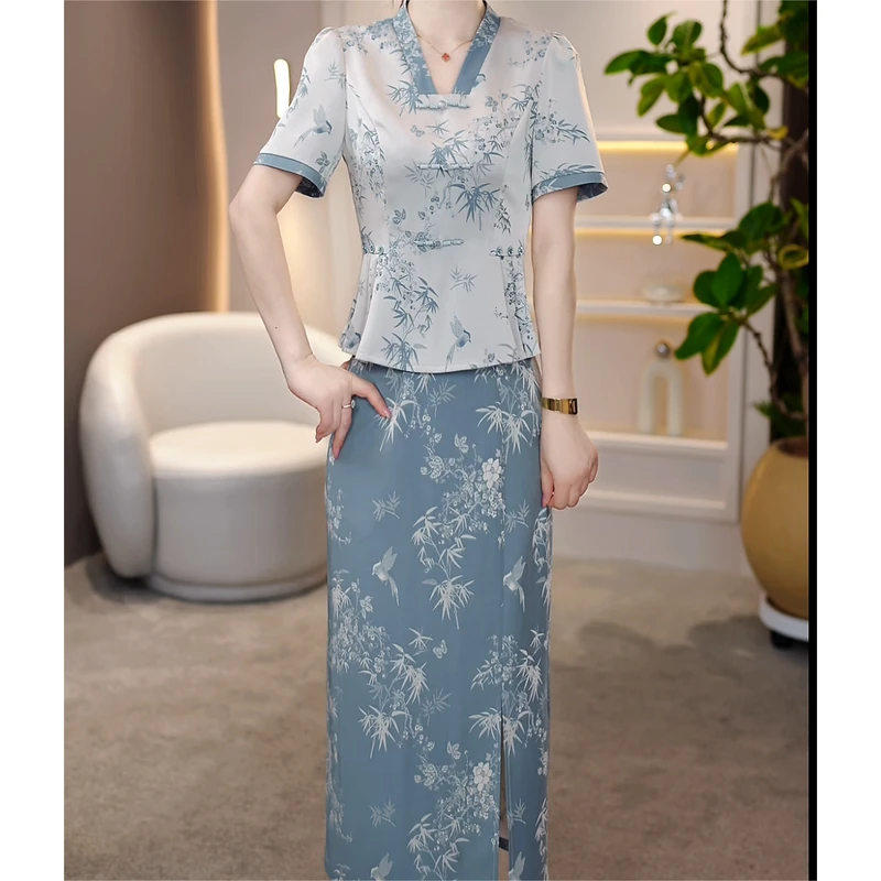 气质轻奢新爆款蓝花两件套裙显瘦复古