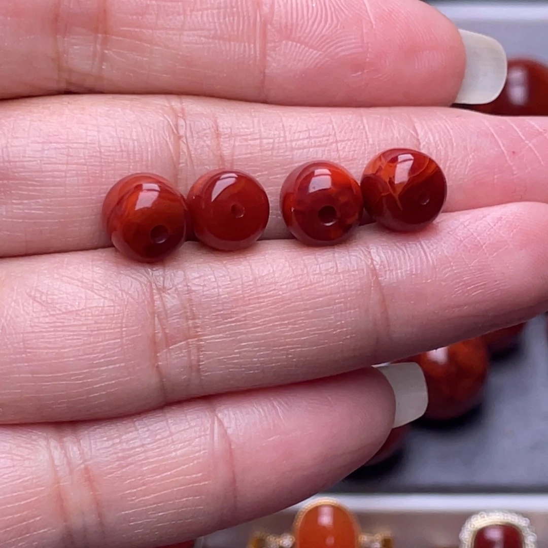 喜***烤南红玛瑙未镶嵌配珠8.3mm瓦西牛血高品老型珠